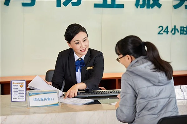 人物-生活场景 / 日常生活配图 / 物业内的花瓣采集图片-强大人