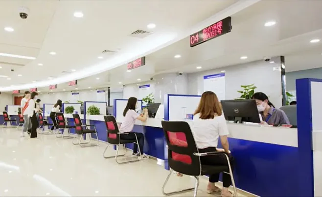 实景图片-政务大厅内的花瓣采集图片-哈利鲁呀